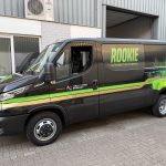 Iveco Daily 35C21 in de Rookie Automotive Events kleuren schuin van voren gezien